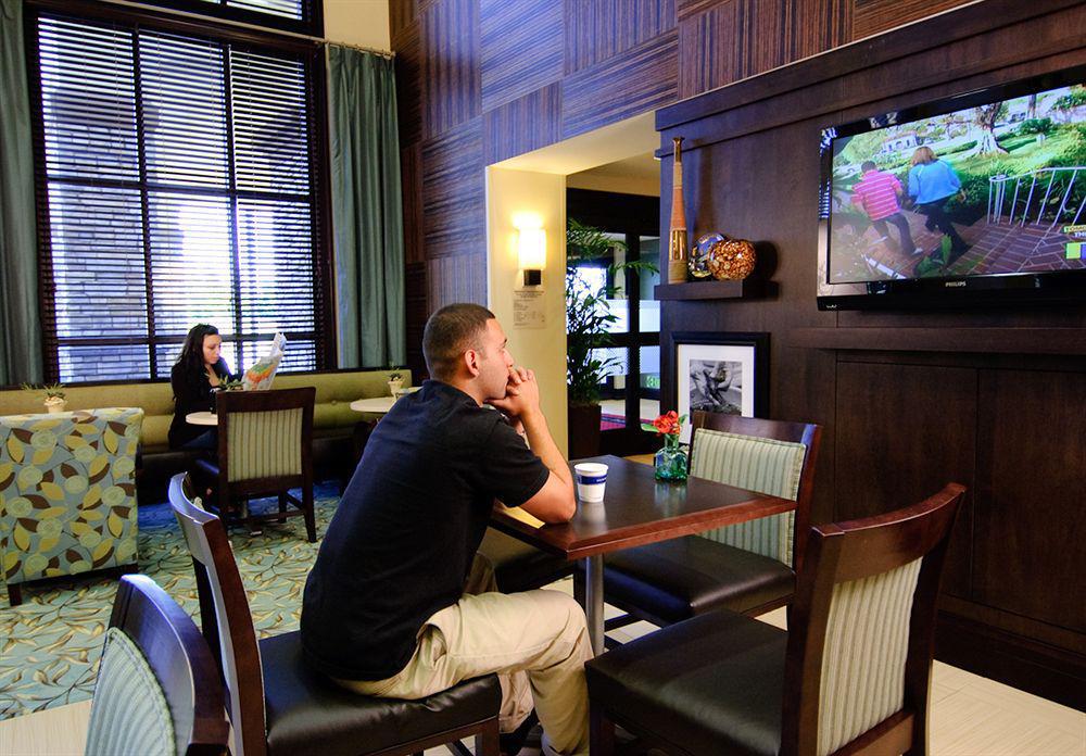 Hampton Inn & Suites West Sacramento Restaurant photo